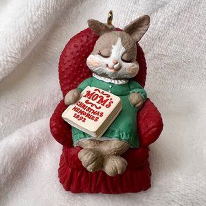 Hallmark Keepsake Christmas Ornament 1992 Mom "Mom's Christmas Memories" NO BOX